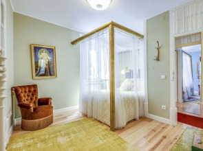 LUXa Charmhouse Hotel