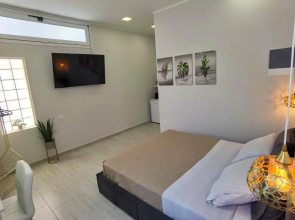 Elia Room & Garden II (new entry)