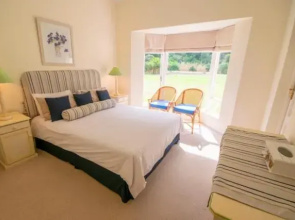 16 River Club Villas