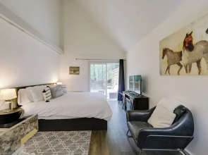 Resort Studio 1/2 Mi to Ski Sapphire Valley!