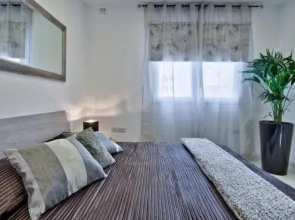 Stanislaus Apartment 4