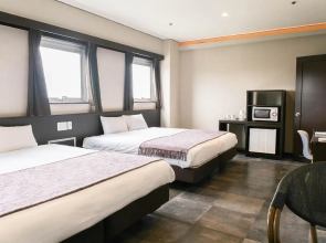 Rycom Crystal Hotel