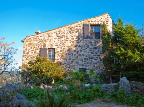 House With 2 Bedrooms in Évenos, With Enclosed Garden and Wifi