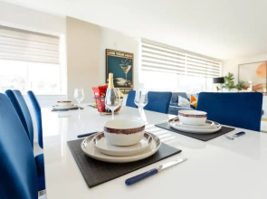 Guildford Town Centre Apartment 55 Tv, Netflix