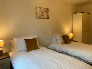 321 Alpha House a Centrally Located Apartment Within the City