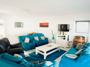 20 Cayman Beach, Gordon's Bay