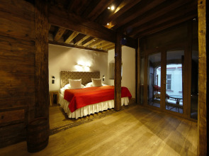 The Three Sisters Hotel