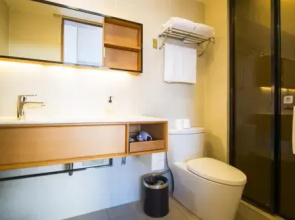 Ji Hotel (Lhasa Railway Station Wangfujing Shopping Center)