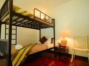 Yellow Guesthouse