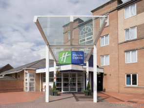 Holiday Inn Express Cardiff Bay by IHG