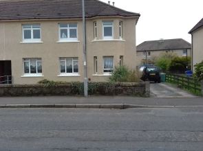 Marina View, Lovely Upper 3 Bedroom Apartment