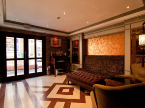 Seraglio Hotel & Suites