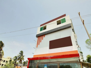 OYO 15948 Hotel Srees