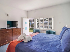 Inndulge - Iconic Gay Men's Resort