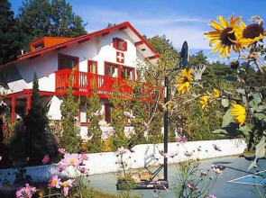 Pension Biwako(ペンション奥琵琶湖マキノ)