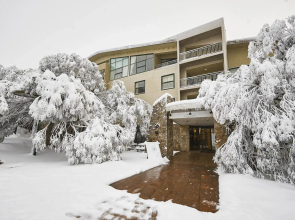 Mt Buller Chalet Hotel & Suites