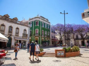 Muralha House