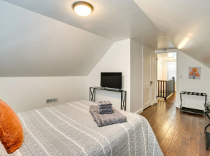 'the Peaceful Post' Cozy Winter Escape in Kingston