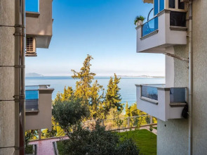 Stylish Apartment by the Beach Free Parking