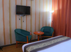 Boonmax Hotel L.L.C