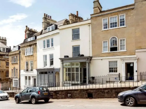 Divine Georgian Townhouse in the Heart of Bath