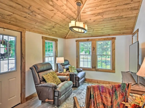 3 Mi to Downtown: Renovated Highlands Cottage