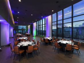 Holiday Inn Hotel & Suites Montreal Centre-ville Ouest by IHG