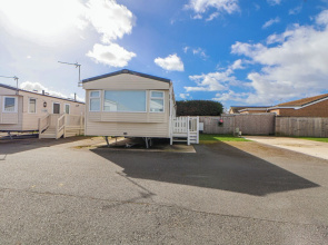 The Beachside Hideout - St Michaels and Browns Caravan Park