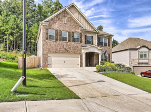 Elegant Home ~ 20 Mi to Downtown Atlanta: Pets OK!