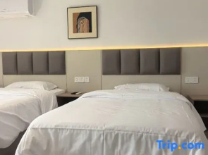 Square Seaview Apartment