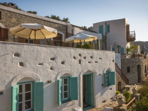 Emporio A Captivating 6-bed Villa in Nimborio
