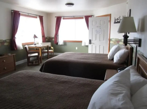 Longliner Lodge And Suites