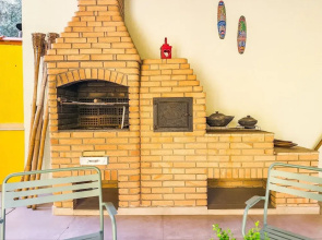 Espaço gourmet e home-office na Granja Viana