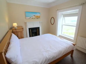 Alcorn's farmhouse 10 mins from beach