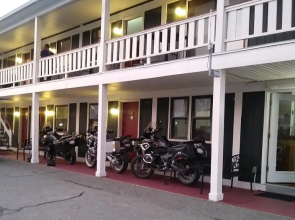 Briarwood Motor Inn