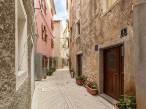 Beautiful Apartment in Cres With Wifi and 1 Bedrooms