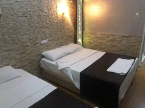 Dolphin Yunus Hotel