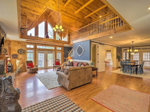 Hot Tub & Game Room: 'A Mountain Dream' in Vilas