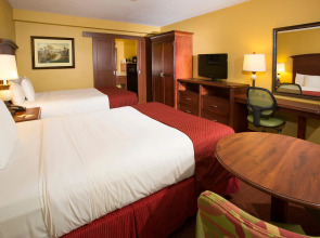 Rosen Inn, closest to Universal