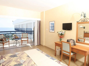 Ascos Coral Beach Hotel