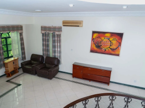 Mini-Mansion Villa Adjacent To The Beach