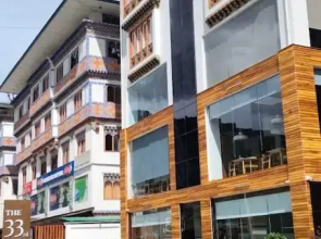 The 33rd Executive Suites