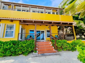 Casa De Bonita 4 Bedroom Home by RedAwning