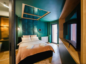 Green Velvet City Retreat