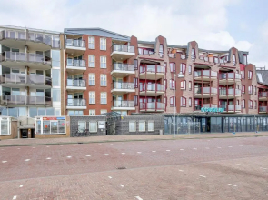 DE TRINTEL op 1e verdieping met ruim terras en zeezicht
