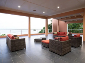 Grapetree Bay Hotel & Villas