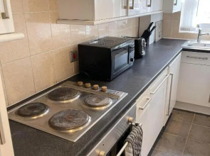 No 8 - LARGE 2 BED NEAR SEFTON PARK AND LARK LANE