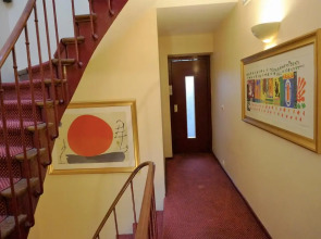 Отель Bellevue Paris Montmartre