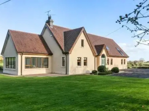 Tollyrose Country House
