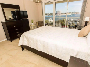 Waterview Towers Yacht Club by Holiday Isle
